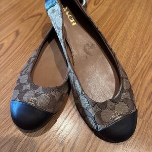 COACH SIGNATURE LOGO FLATS, size 8.5
